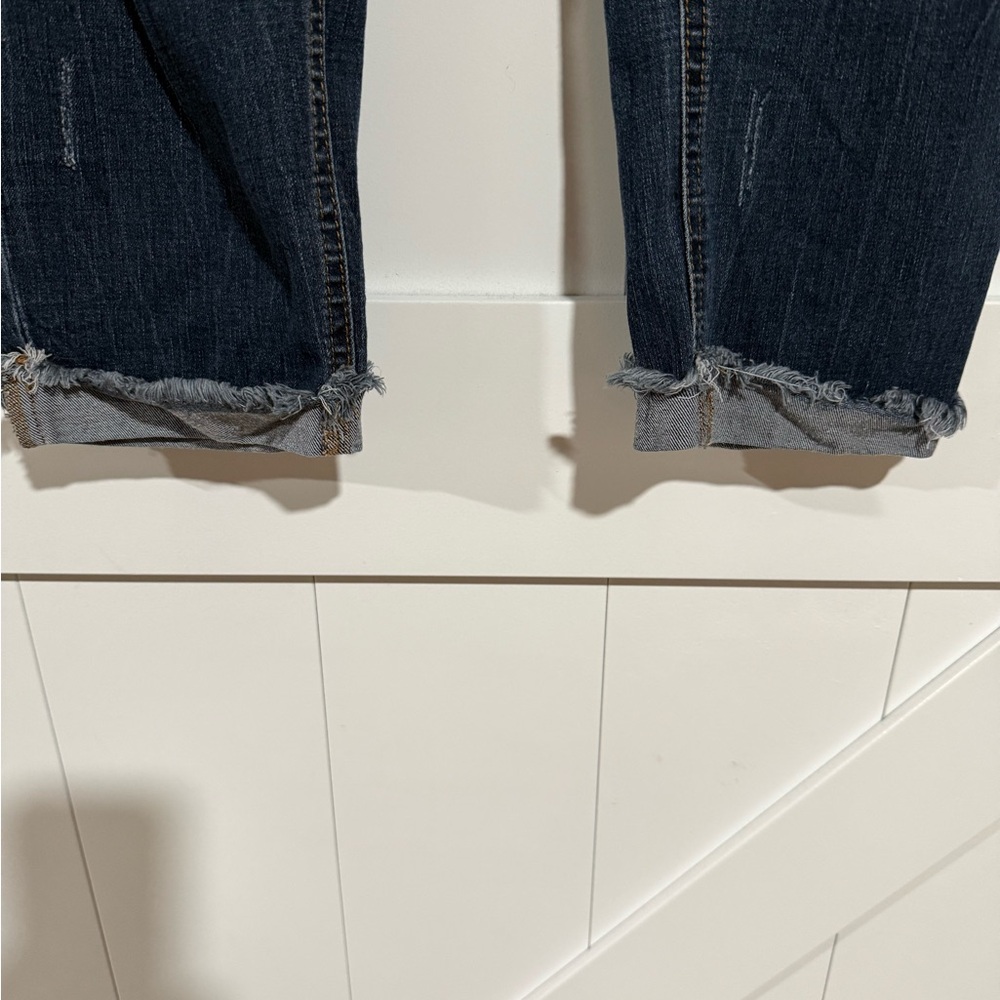 Blue Jeans with Distressed Details - Picture 7 of 8
